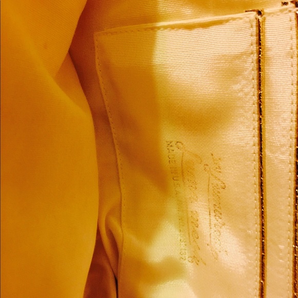 Handbag - Picture 3 of 6